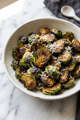 Air Fryer Crispy Brussels Sprouts