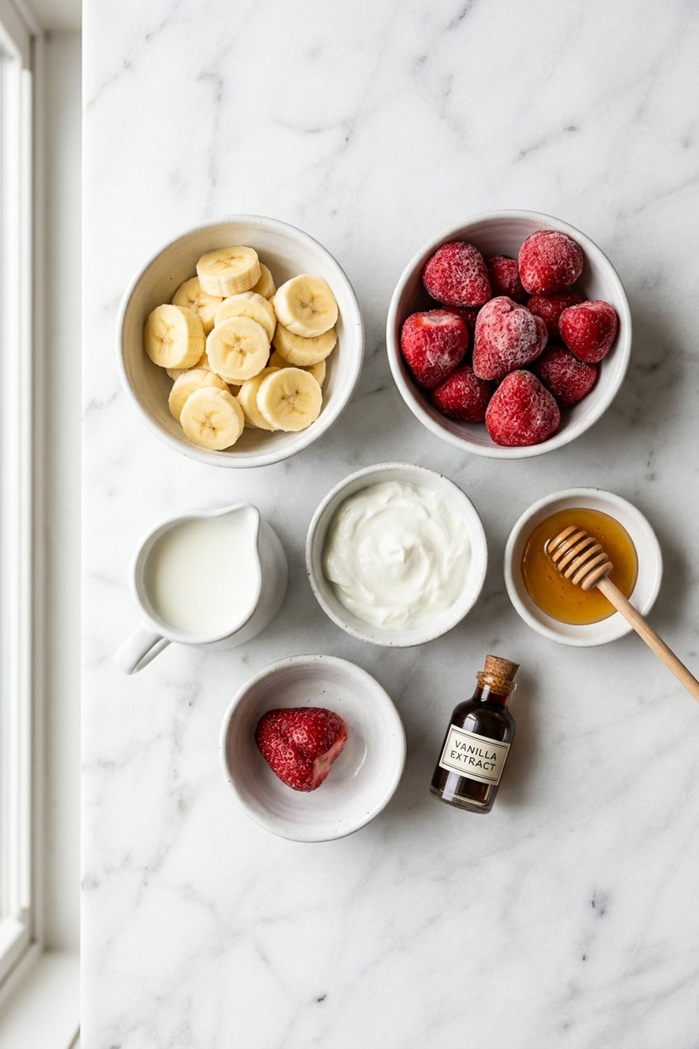 Strawberry Banana Smoothie ingredients